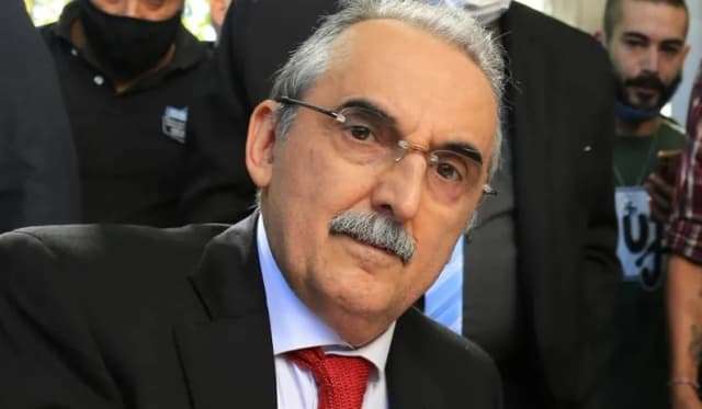 Reunión de acción política promoviendo la justicia social en Santa Fe